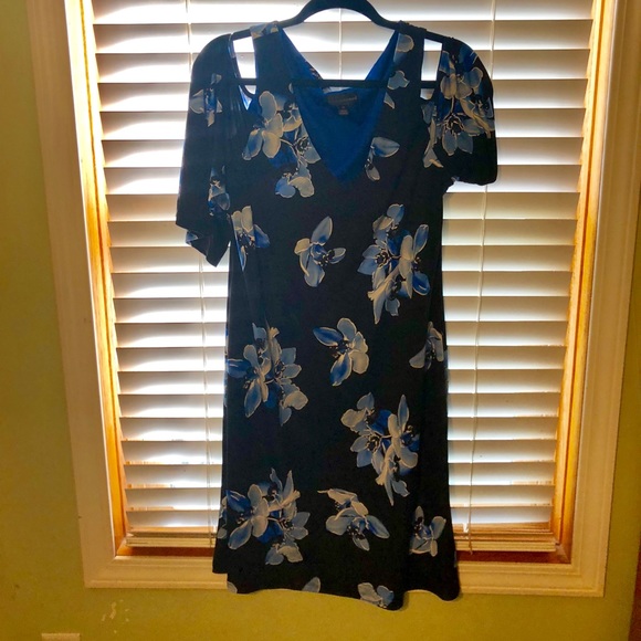 connected apparel Dresses & Skirts - Cold Shoulders Dress